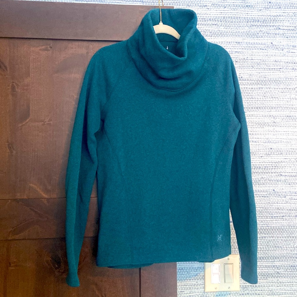 Arc’Teryx Sweater/Sweatshirt Size Large